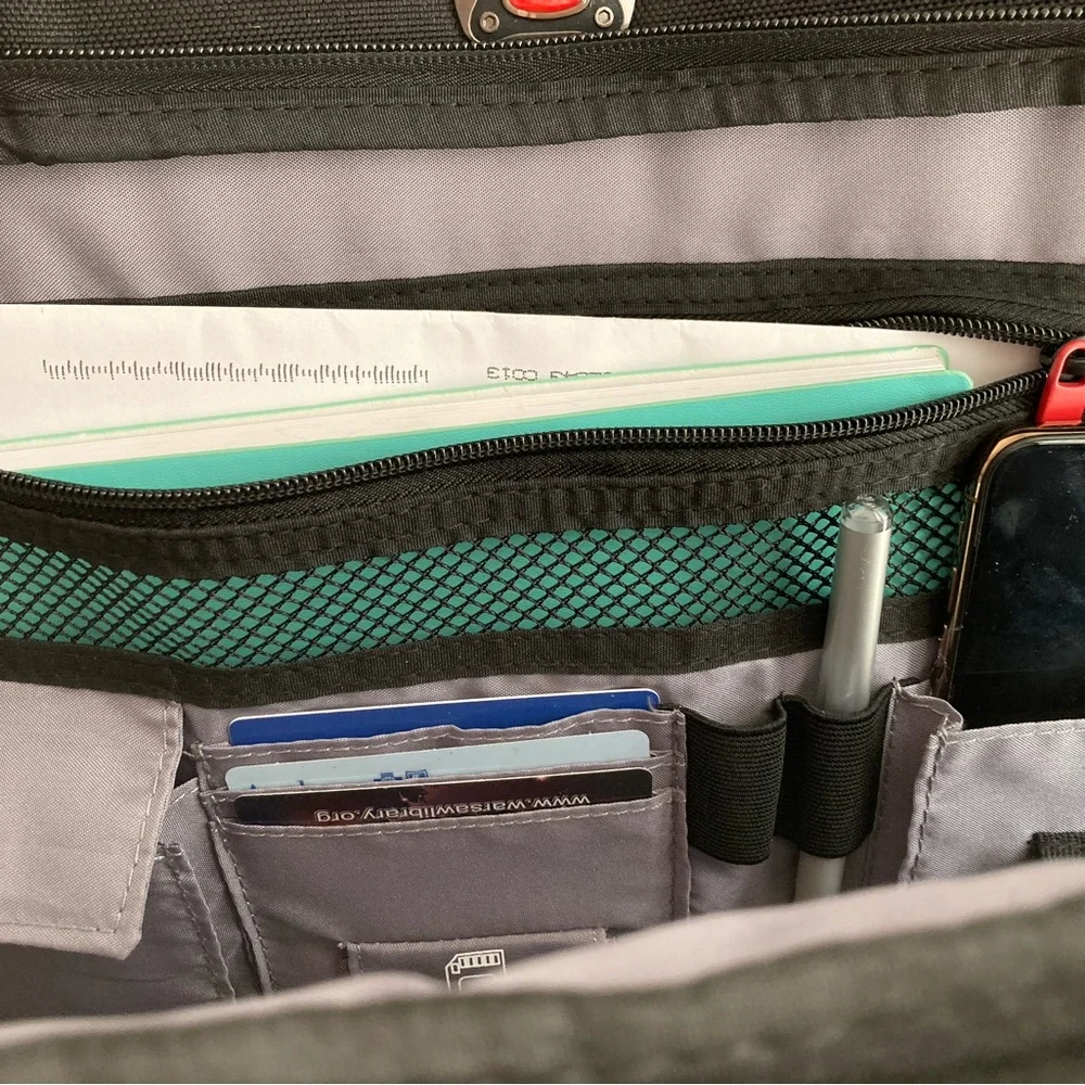 Swiss Gear loptop messenger bag